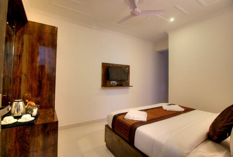Hotel Ark Of Avalon