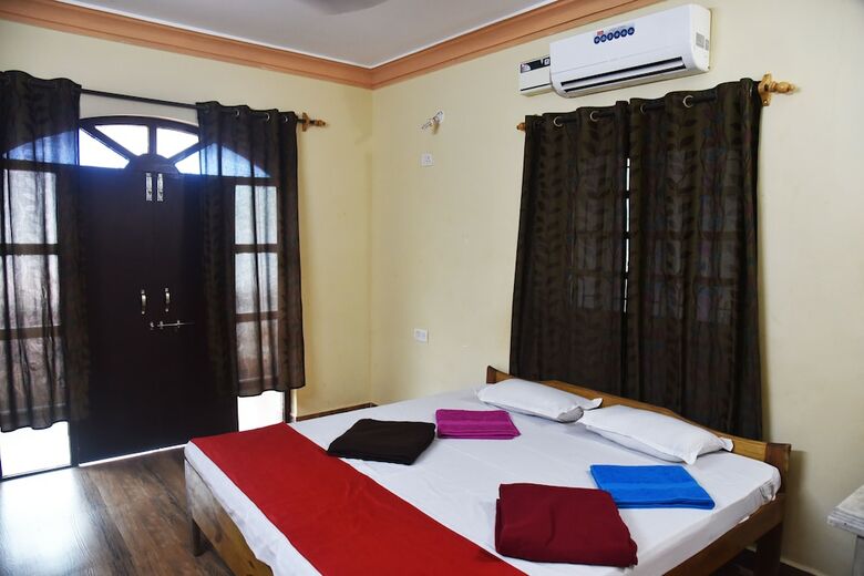 Hotel Smiley Baga Coast