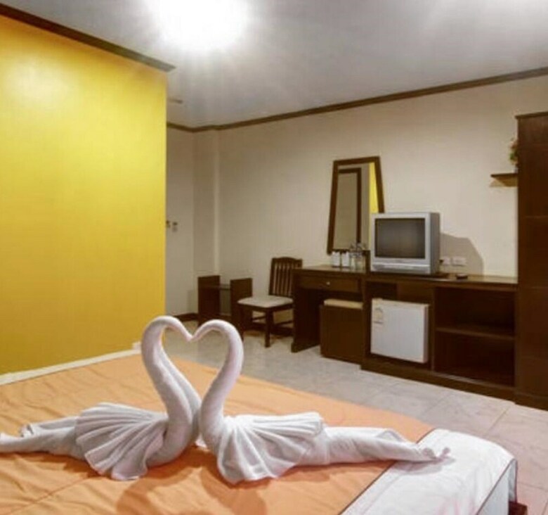 Hotel Baantonkhao Kata Beach
