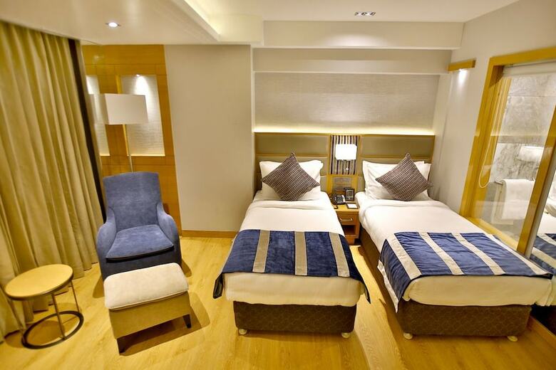 Hotel Regenta Central The Crystal