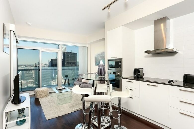 Apartamentos Platinum Suites - Modern Luxury High Rise Condo