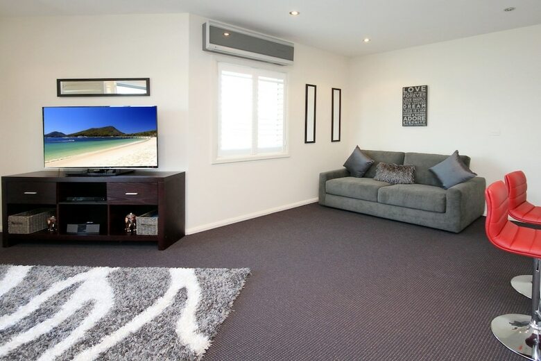 Pacific Blue Apartment 258, 265 Sandy Point Road
