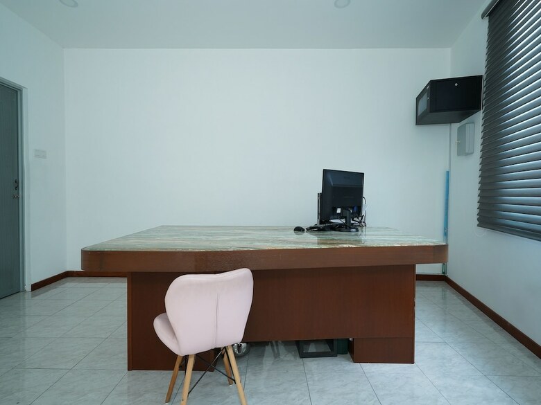Hotel Oyo 89334 Little Kampung Studio