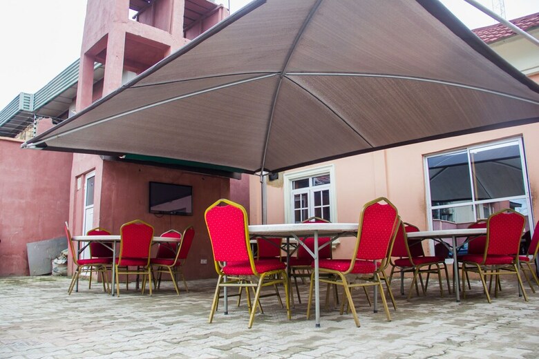 Hotel Glass House Annex