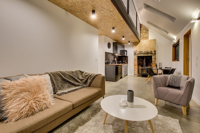 White Room Apartments