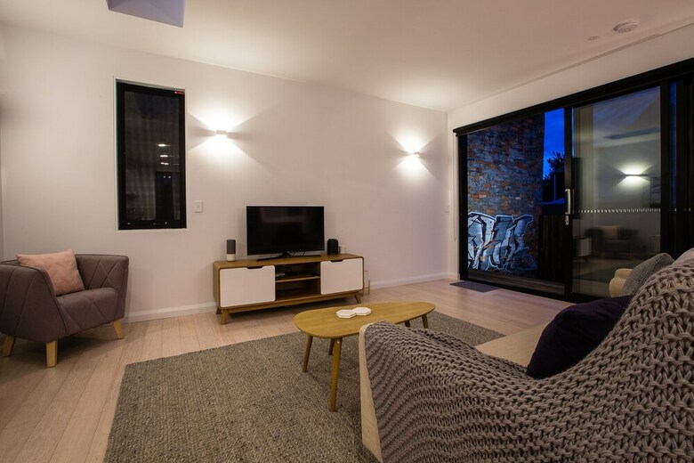 White Room Apartments