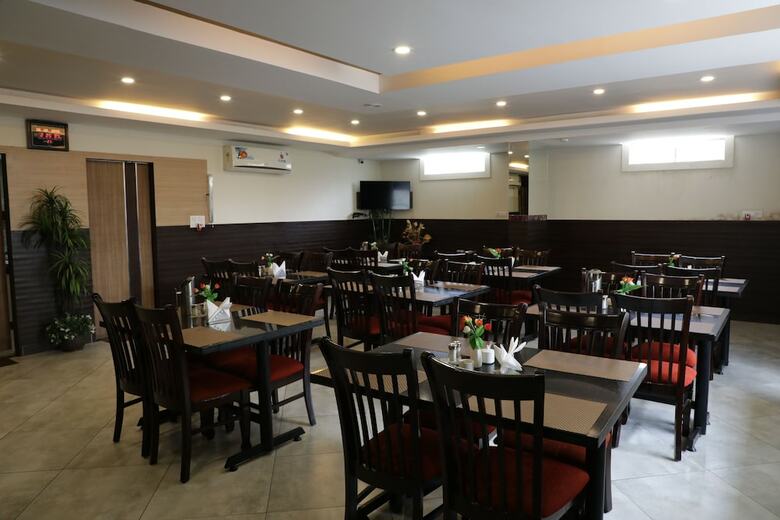 Hotel Raj Residency