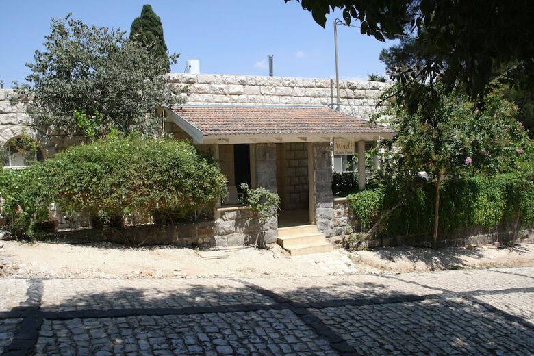 Hotel Pina Barosh Bnb