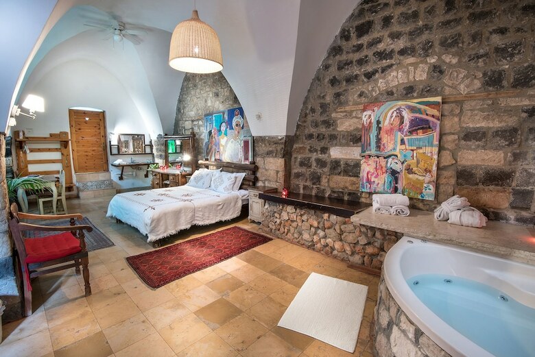 Hotel Pina Barosh Bnb