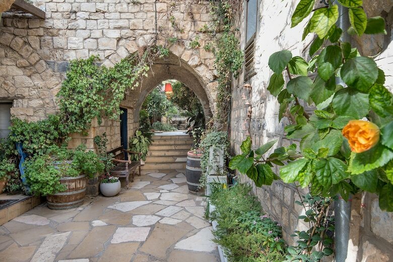 Hotel Pina Barosh Bnb
