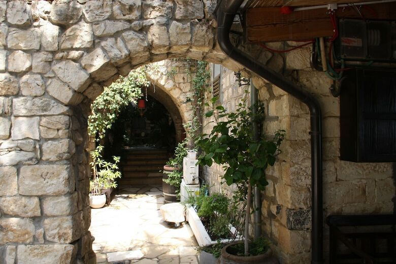 Hotel Pina Barosh Bnb