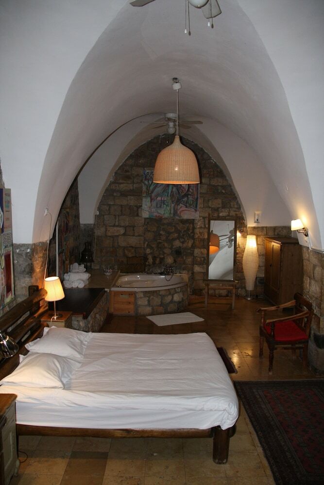 Hotel Pina Barosh Bnb