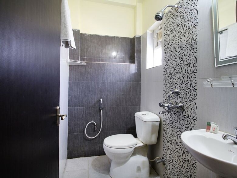 Hotel Oyo 4937 Near Dlf