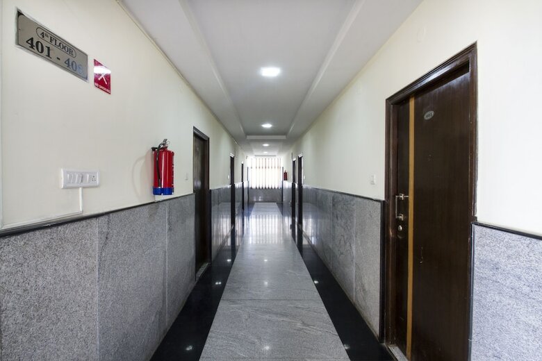 Hotel Oyo 4937 Near Dlf