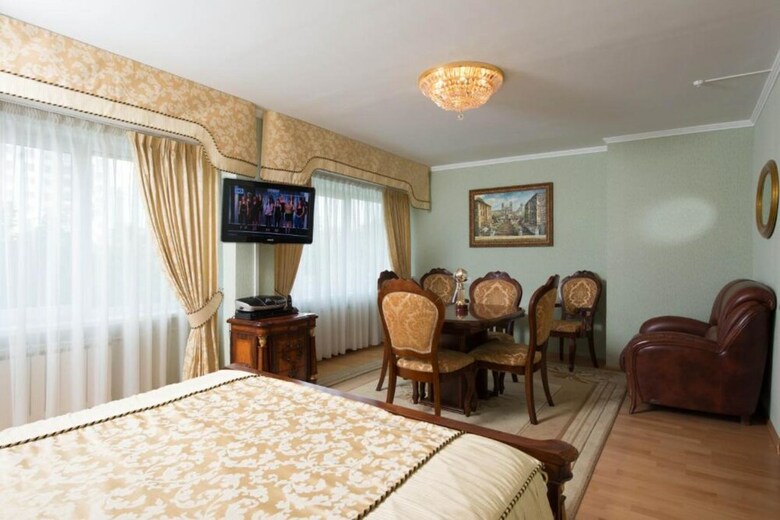 Mosuz Center Hotel