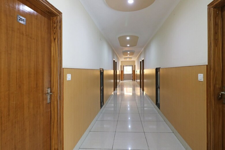 Oyo 4798 Hotel Periwal Premium