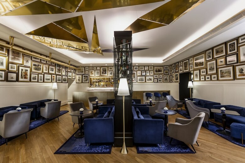 Hotel The Oberoi Grand, Kolkata