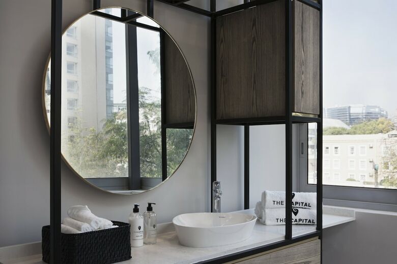 Hotel The Capital On The Park