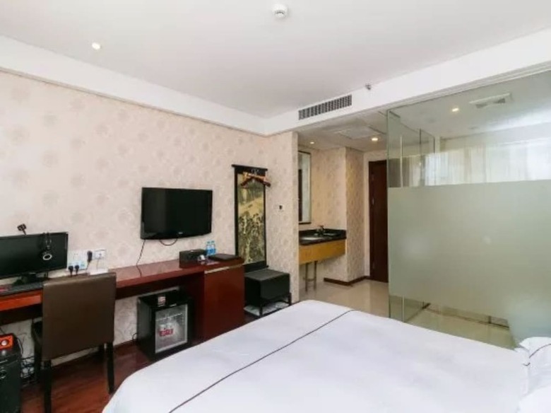 Yiwu Bai Heng Hotel