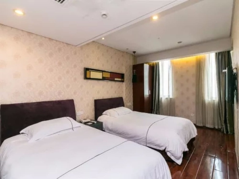 Yiwu Bai Heng Hotel