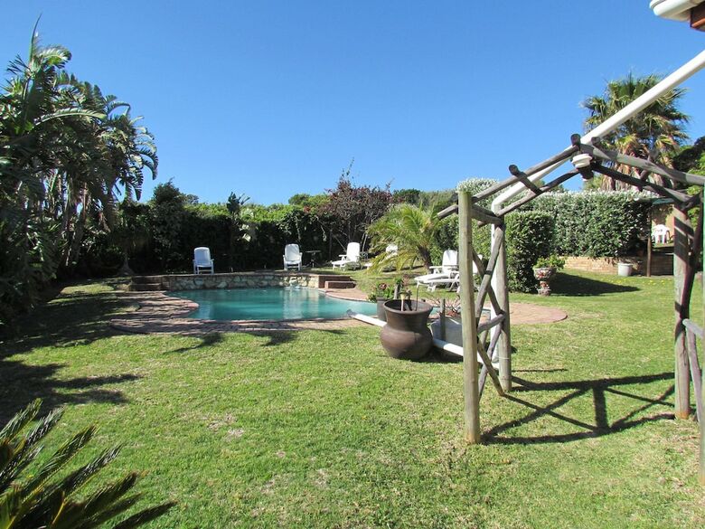 Hotel Blue Horizon Bay Guest House