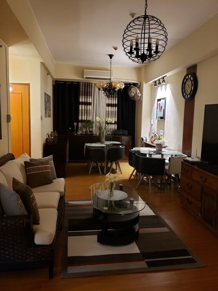 Stunning Eastwood Condo Suite
