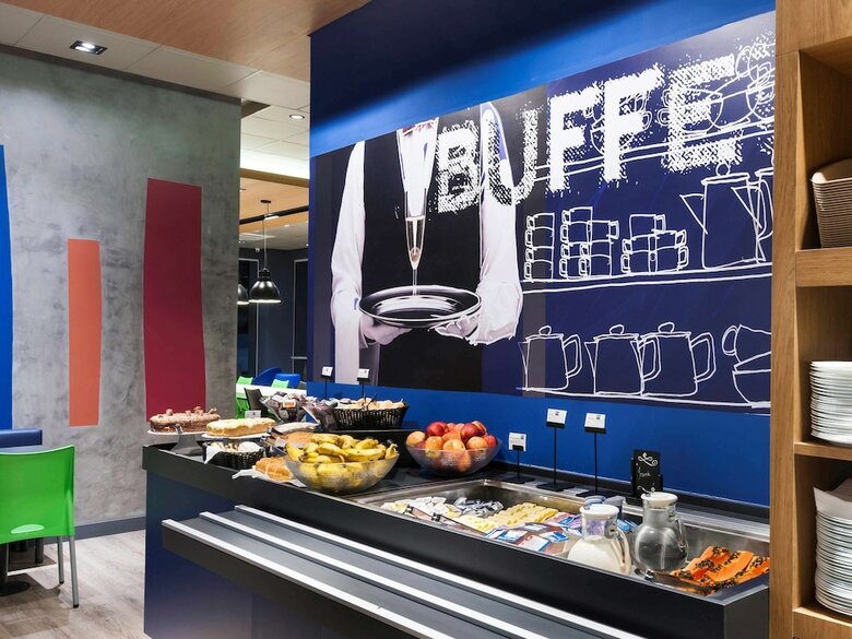 Hotel Ibis Budget Navegantes Itaja�
