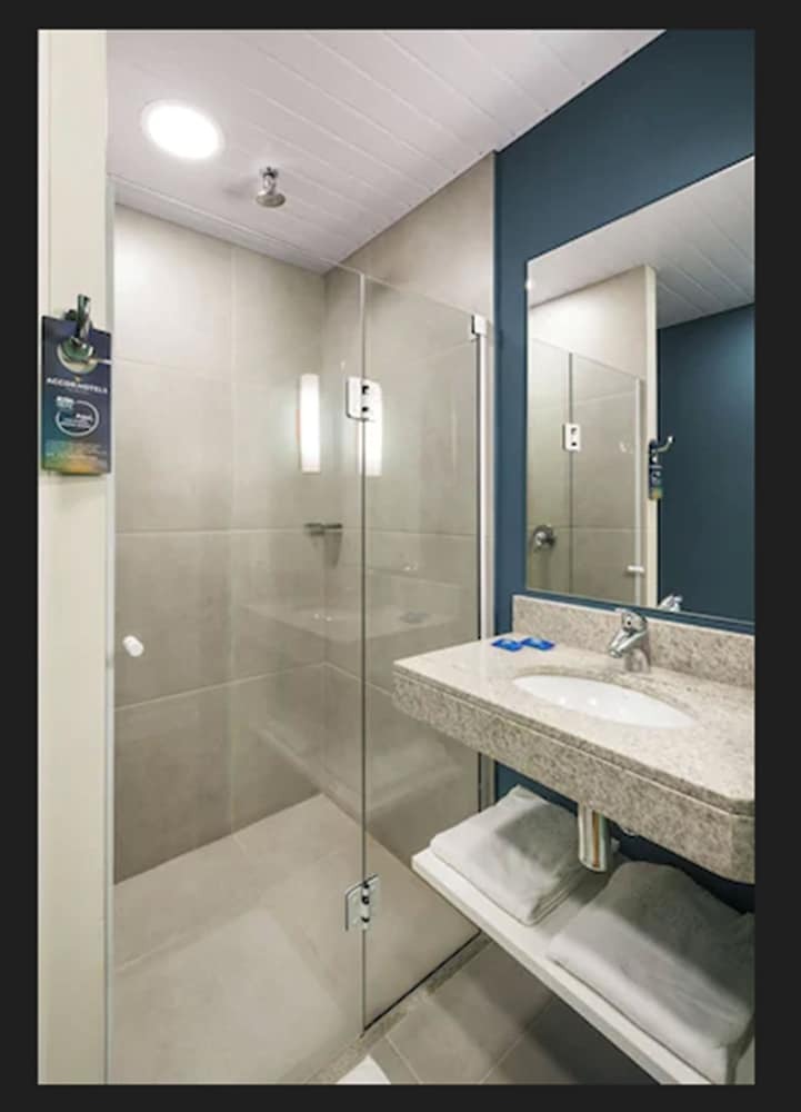 Hotel Ibis Budget Navegantes Itaja�