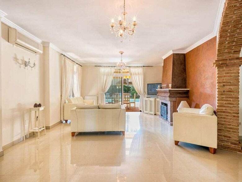 Villa Espa�a