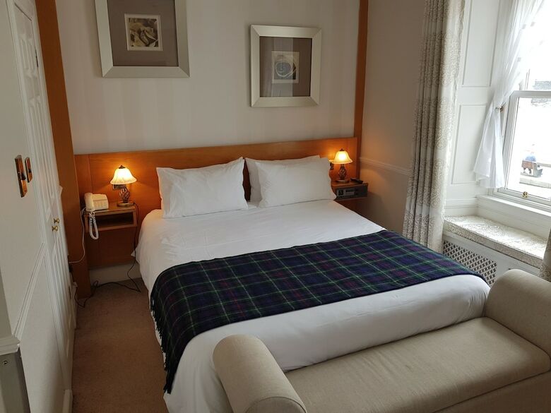 The Waterfront Hotel & Bistro