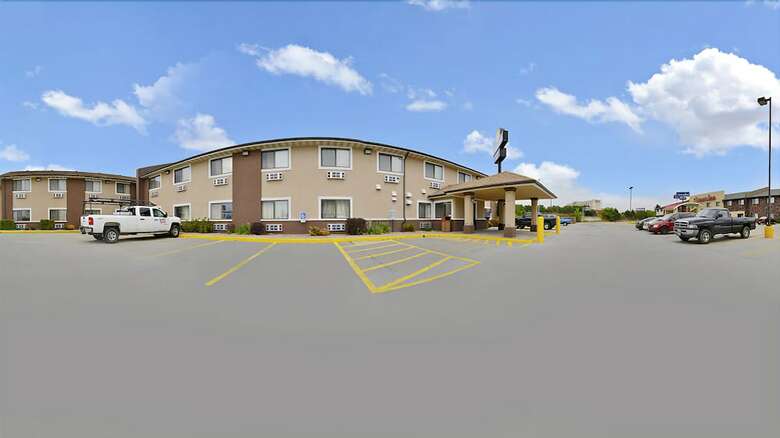 Hotel Days Inn By Wyndham Topeka
