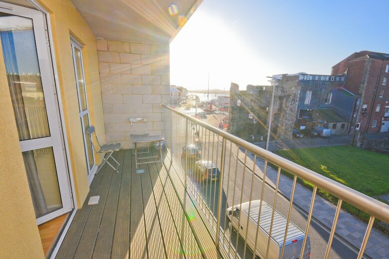 Town Or Country - Greenwich Apartments