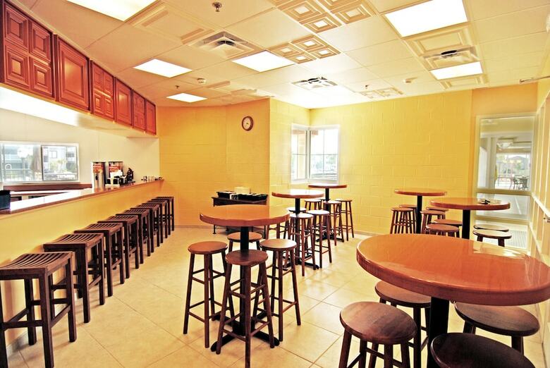 Hotel Tilghman Beach And Golf Resort