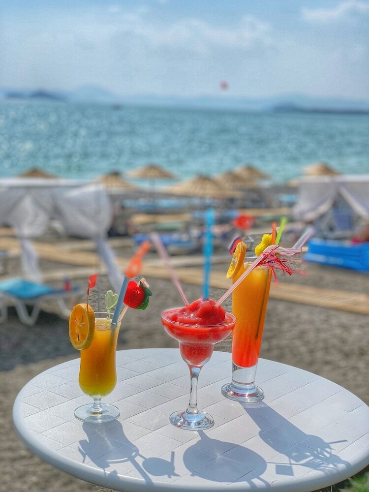Y�cel Hotel