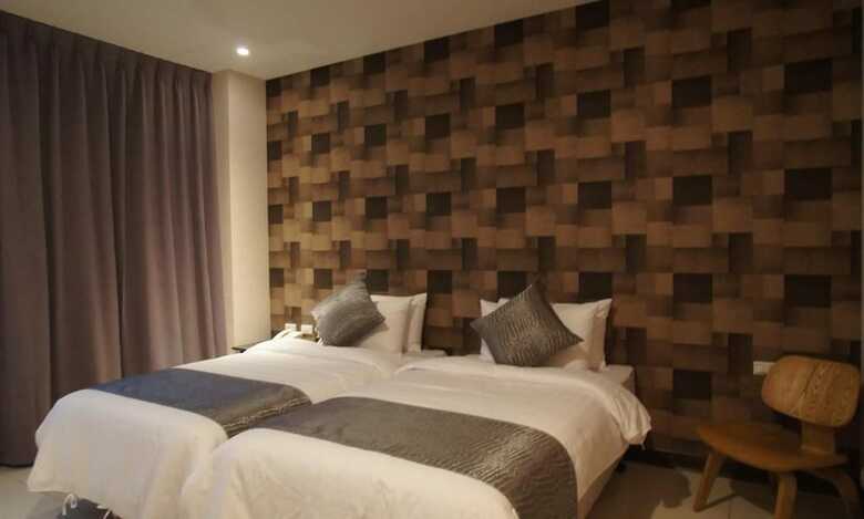 Boston Plus Hotel