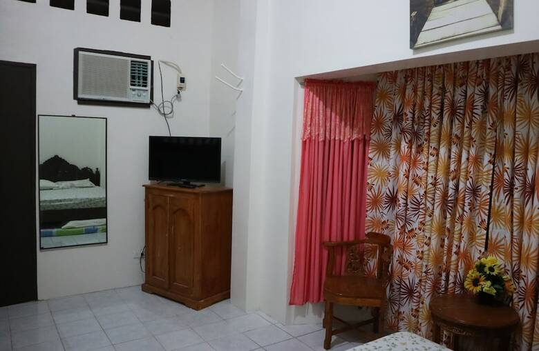 Hotel Hundred Isles' Room Rentals And Transient House