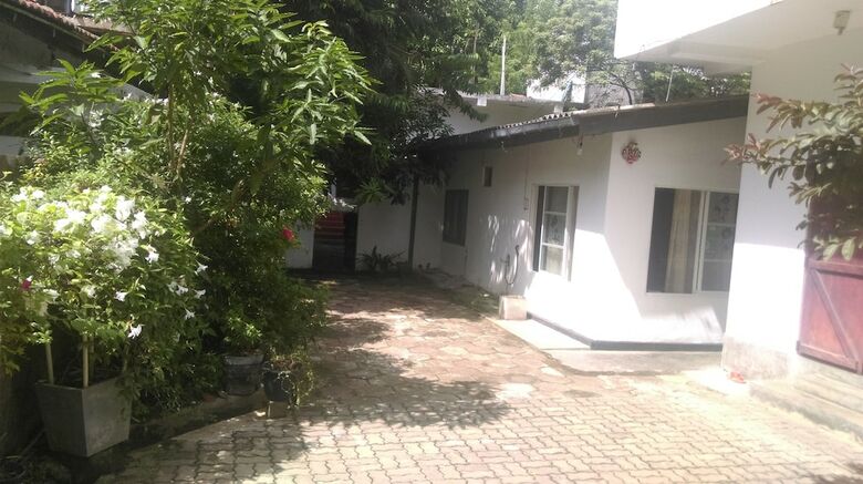 Hotel Aluthgedara Guest House