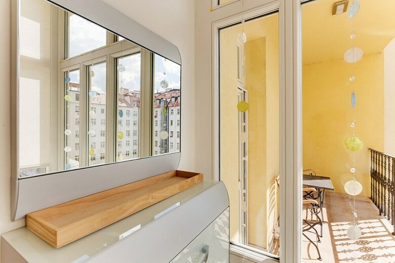 Charming Two-bedroom Apartment Next To The Emmaus Abbey