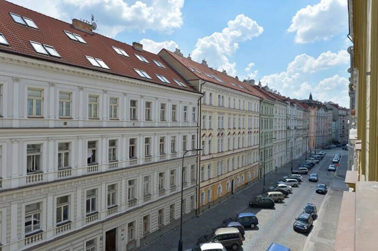 Charming Two-bedroom Apartment Next To The Emmaus Abbey
