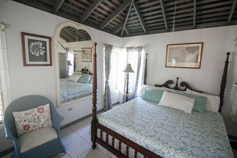 Yellow Canary Beach Villa