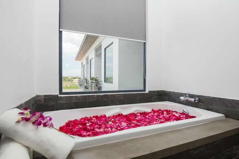 Green Amazon Residence Hotel