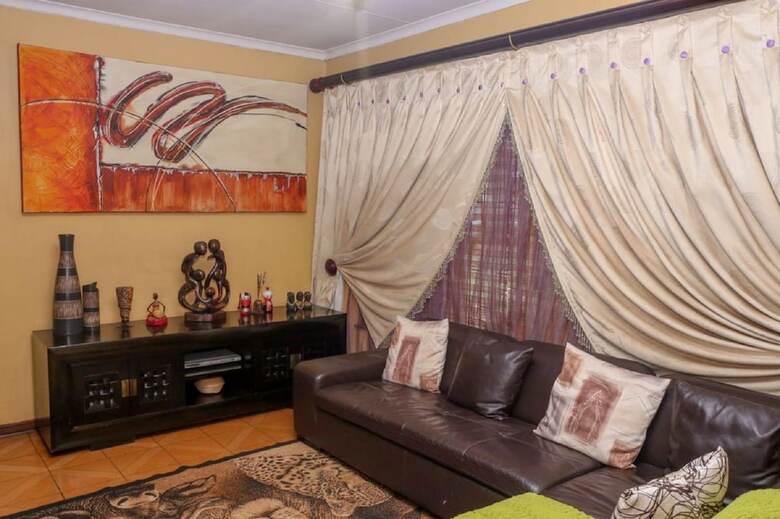 Bed & Breakfast Lecawi Guest House