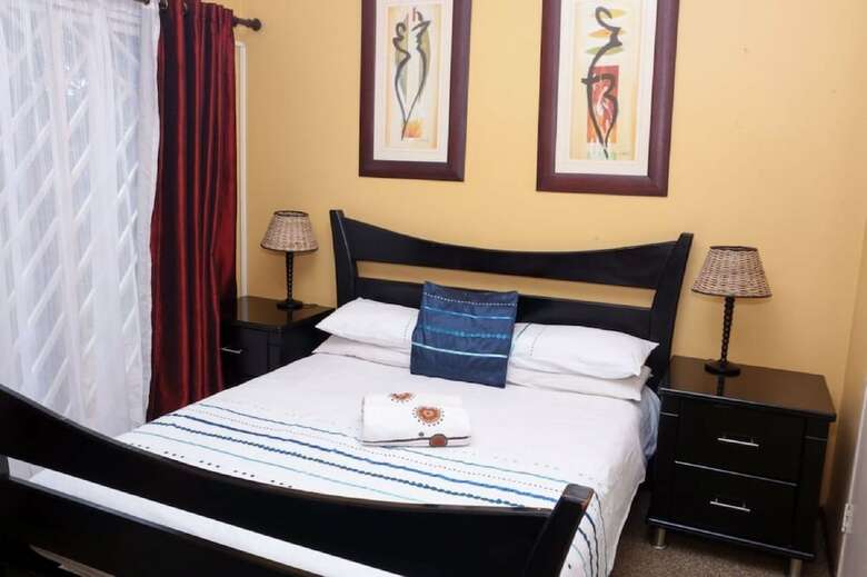 Bed & Breakfast Lecawi Guest House