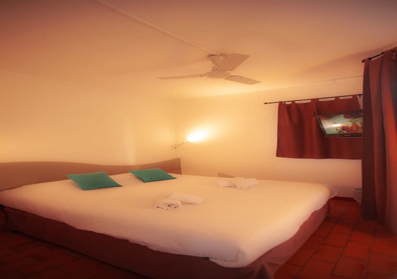 Marina Hotel Club