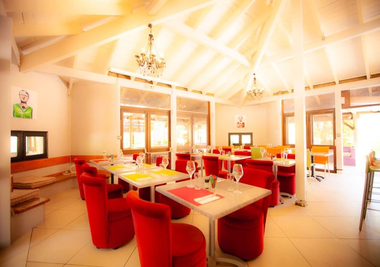 Marina Hotel Club