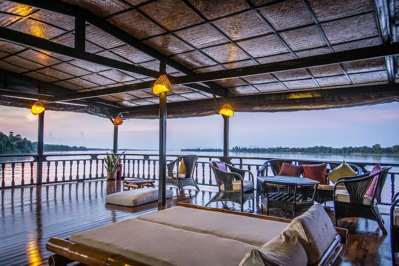 Hotel The Vat Phou Cruise