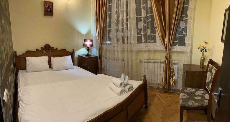 Hostal Friendship Hostel & Tours