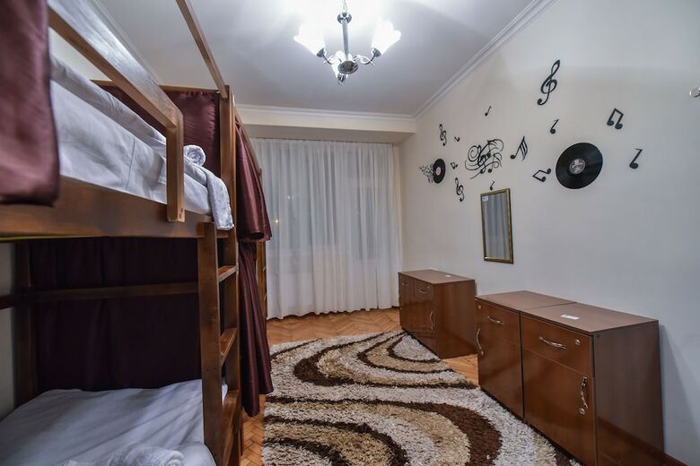 Hostal Friendship Hostel & Tours
