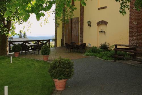 Hostal Pension Und Gastst�tte "zur Brausch�nke"