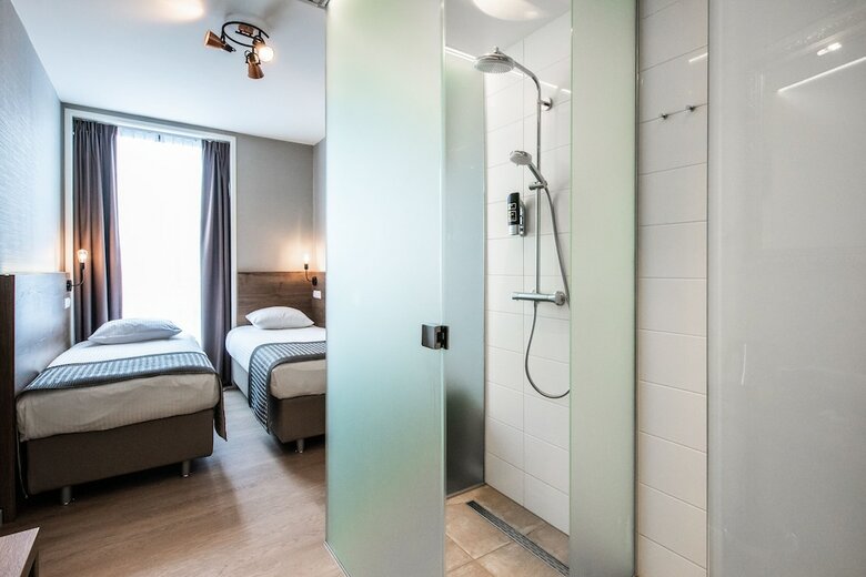 Melrose Hotel